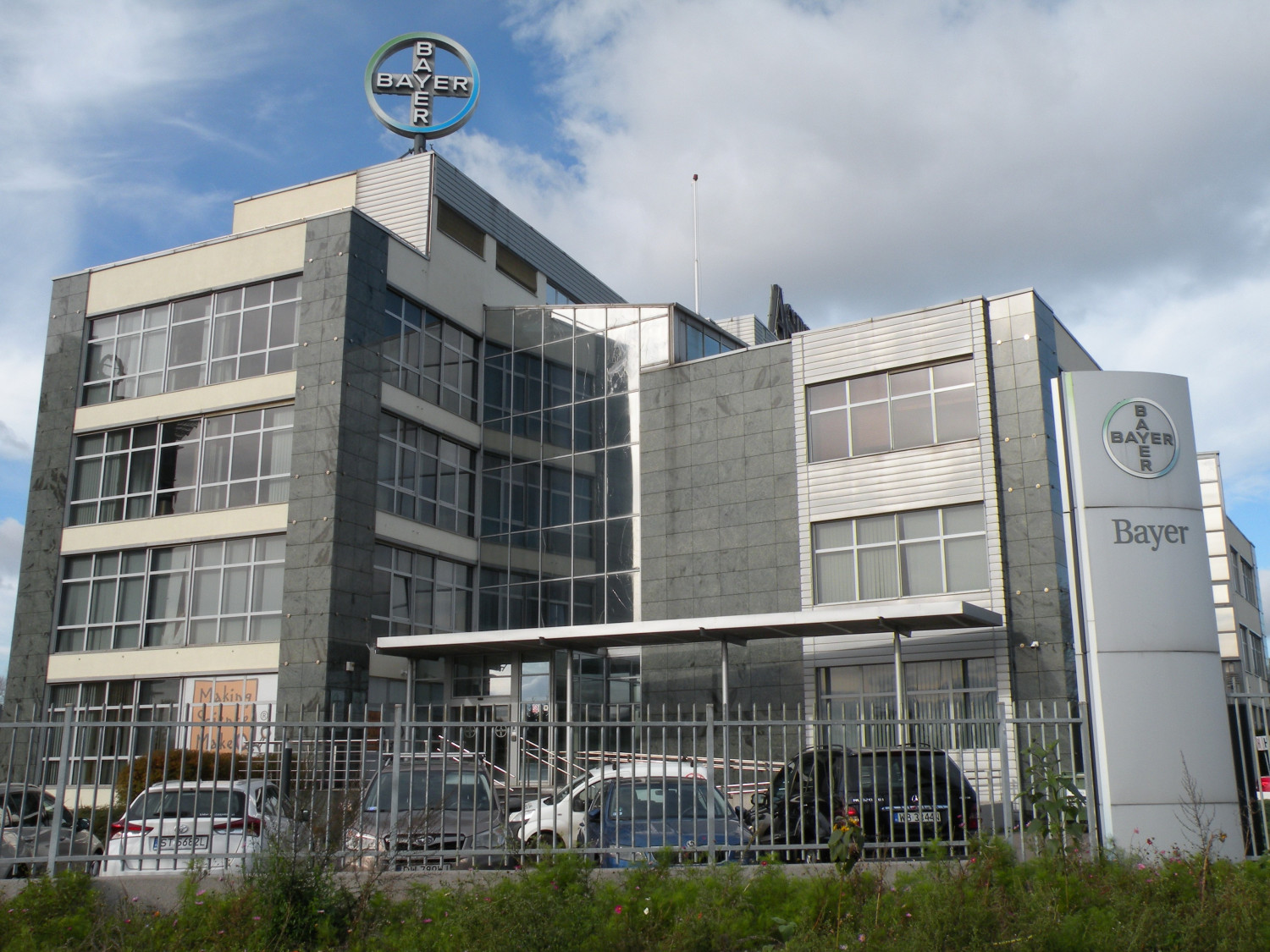 Zdjęcie architektury budynku Siedziba firmy Bayer